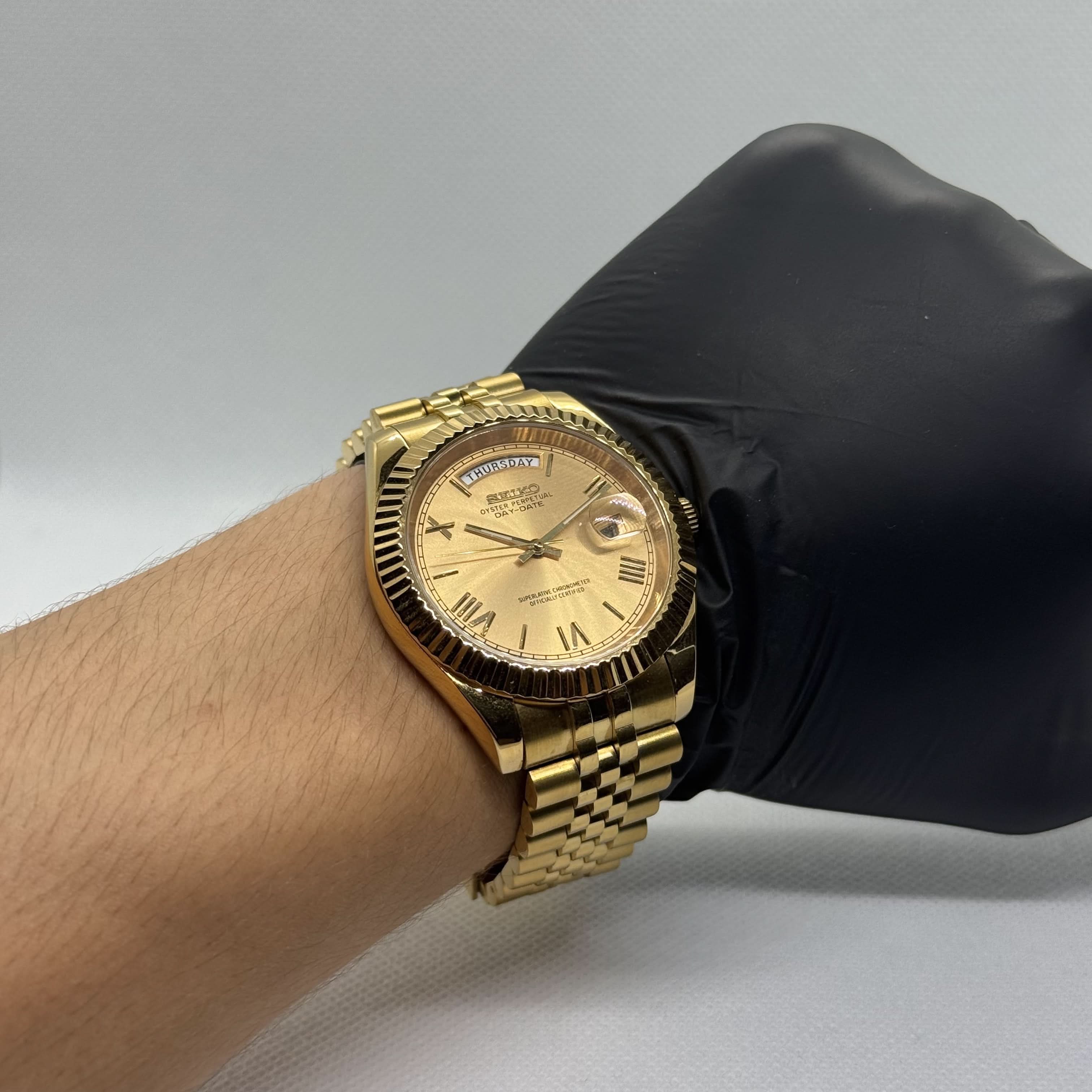 Day-Date Mod - Gold Roman - Image 3