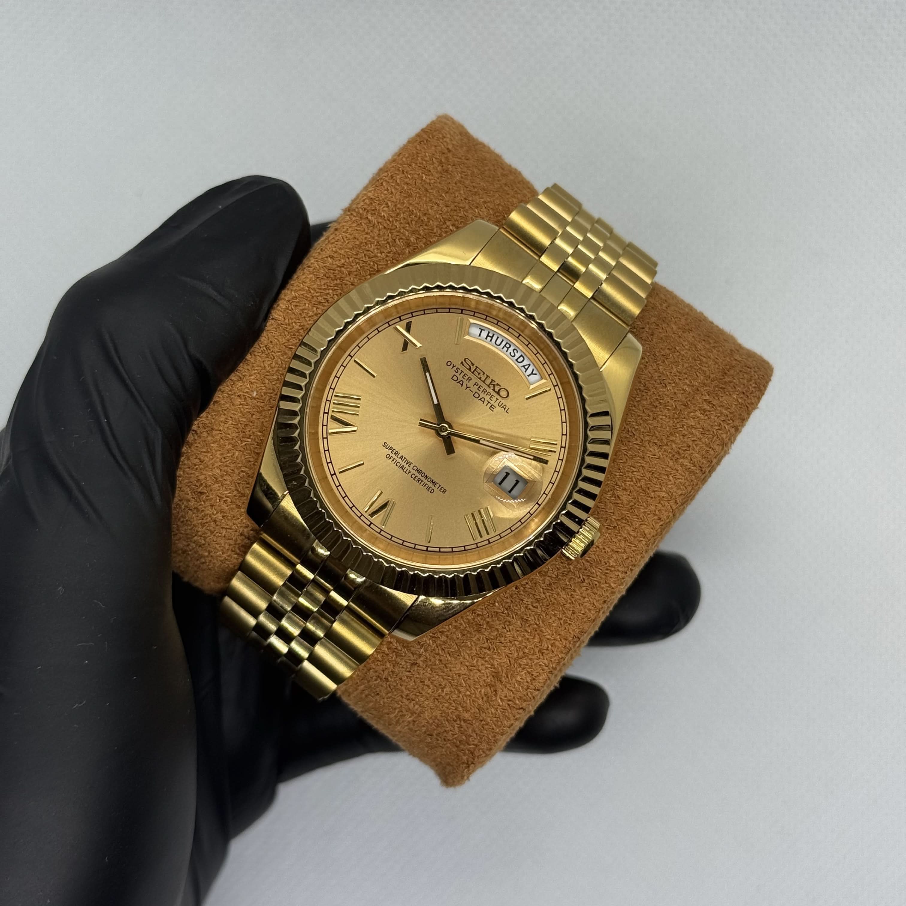 Day-Date Mod - Gold Roman - Image 4