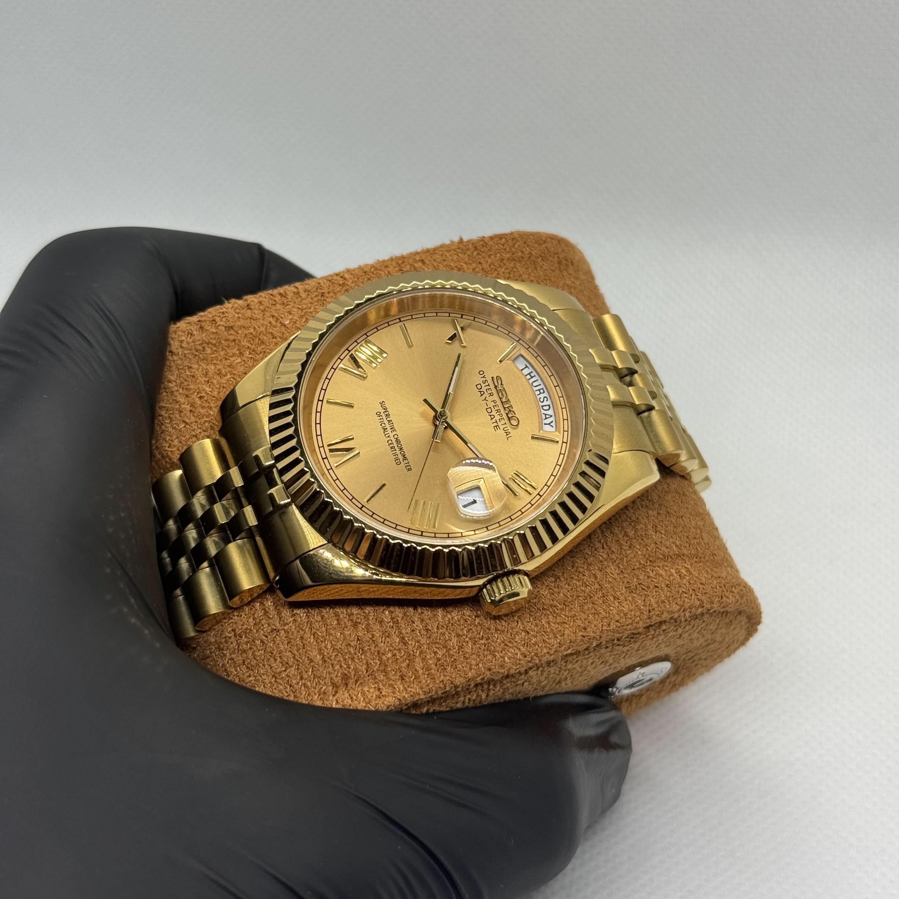 Day-Date Mod - Gold Roman - Image 5